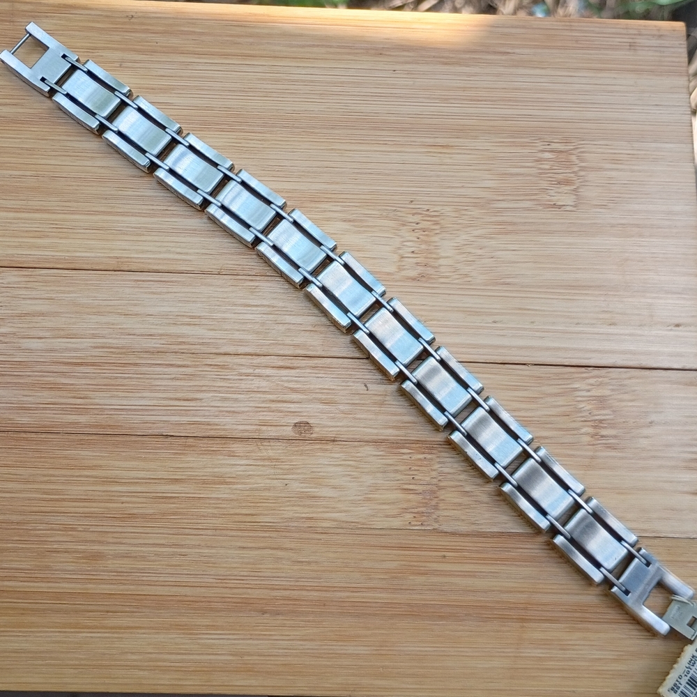 Silver and Black Men's Bracelet - Picture 5 of 7